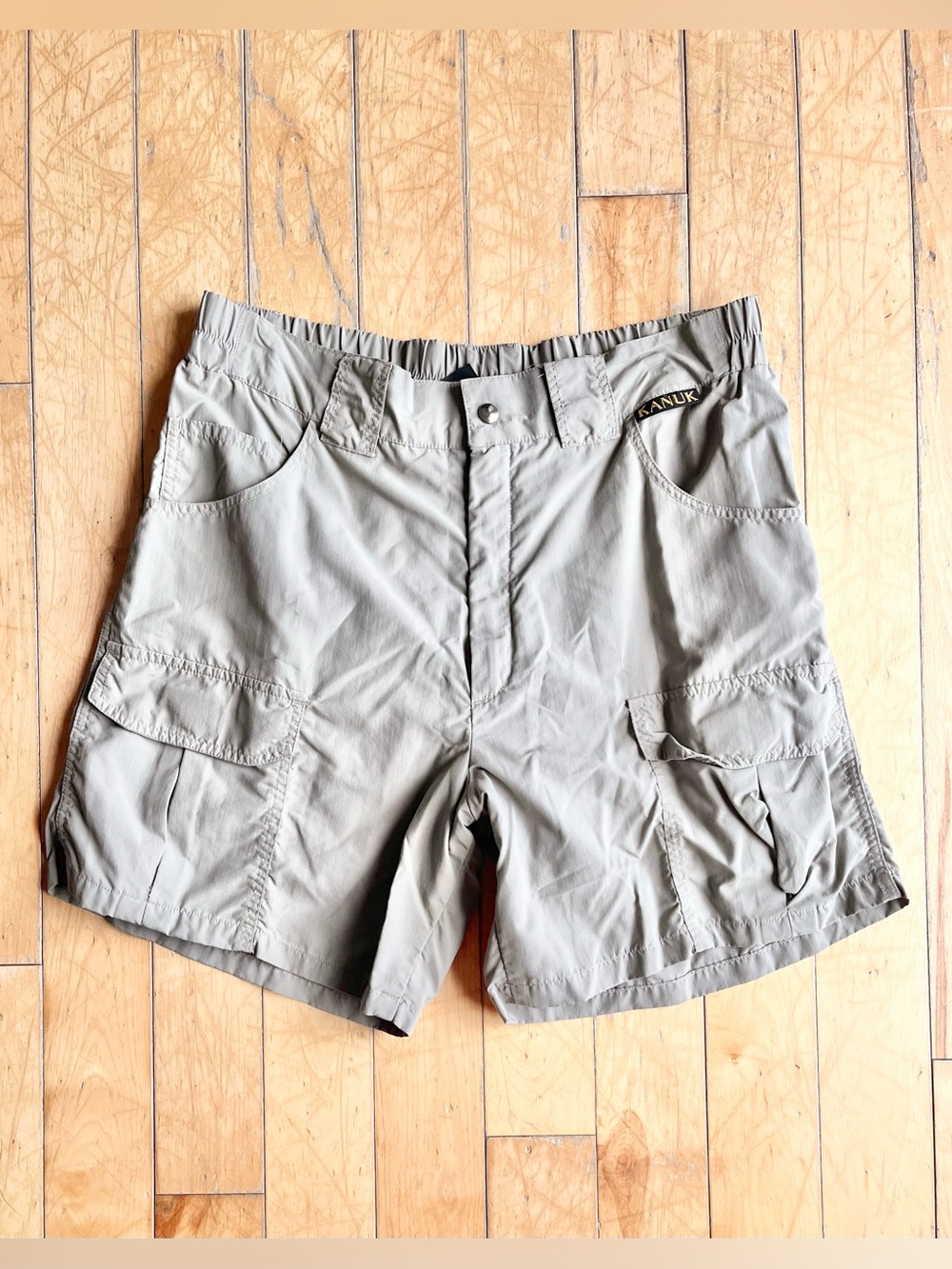 Kanuk Beige Utility Cargo Shorts – Size 6